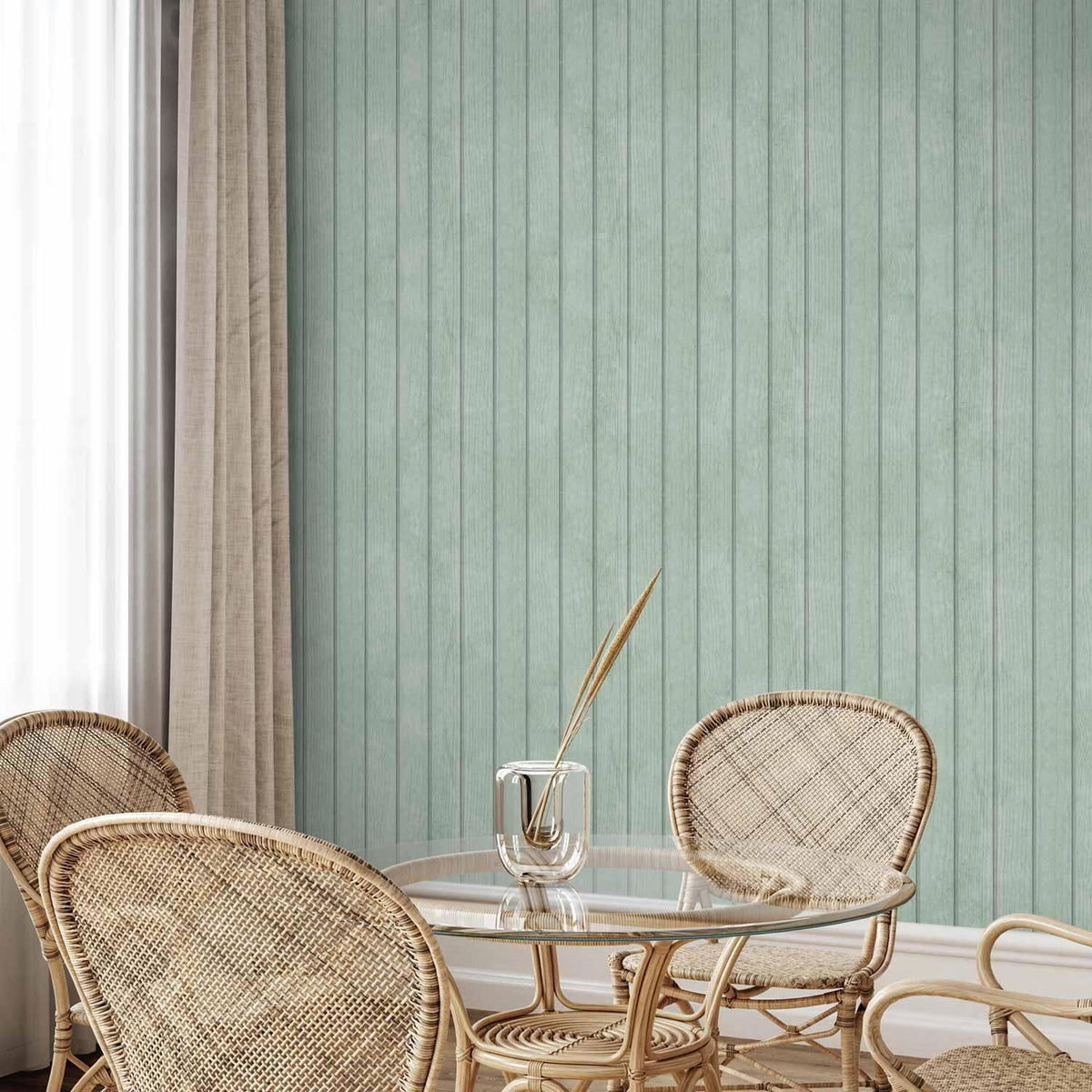 Tapete - Delicate Wood - Vertical stripes in a pastel green shade