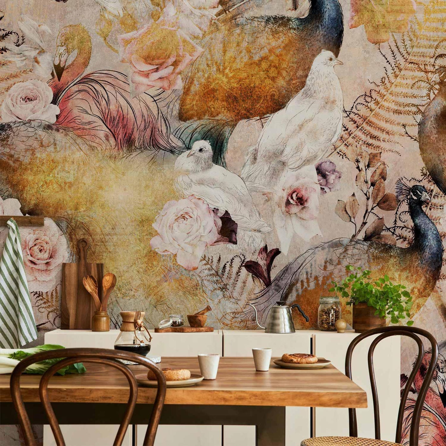 Wohnzimmer mit goldener Akzentwand