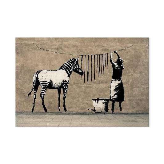 Leinwandbild Banksy Zebra wird gewaschen – Street Art auf Beton