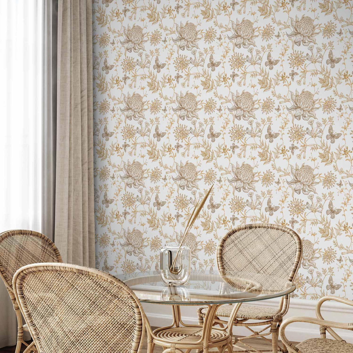 Tapete - Beige flowers and butterflies on white background