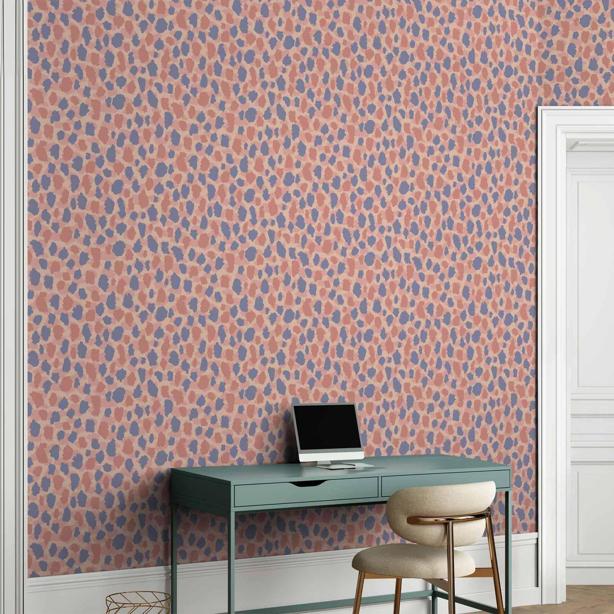 Tapete - Giraffe Pattern - colorful animal pattern in blue-pink spots