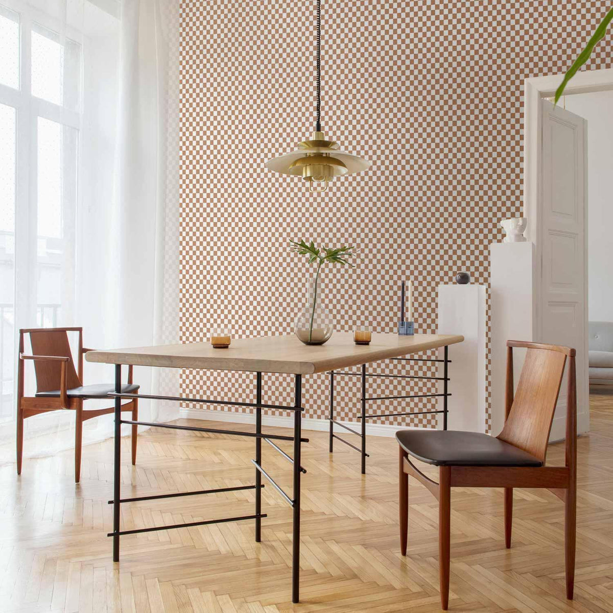 Tapete - Checkerboard Pattern - Brown-White Grid with a Subtle Noise