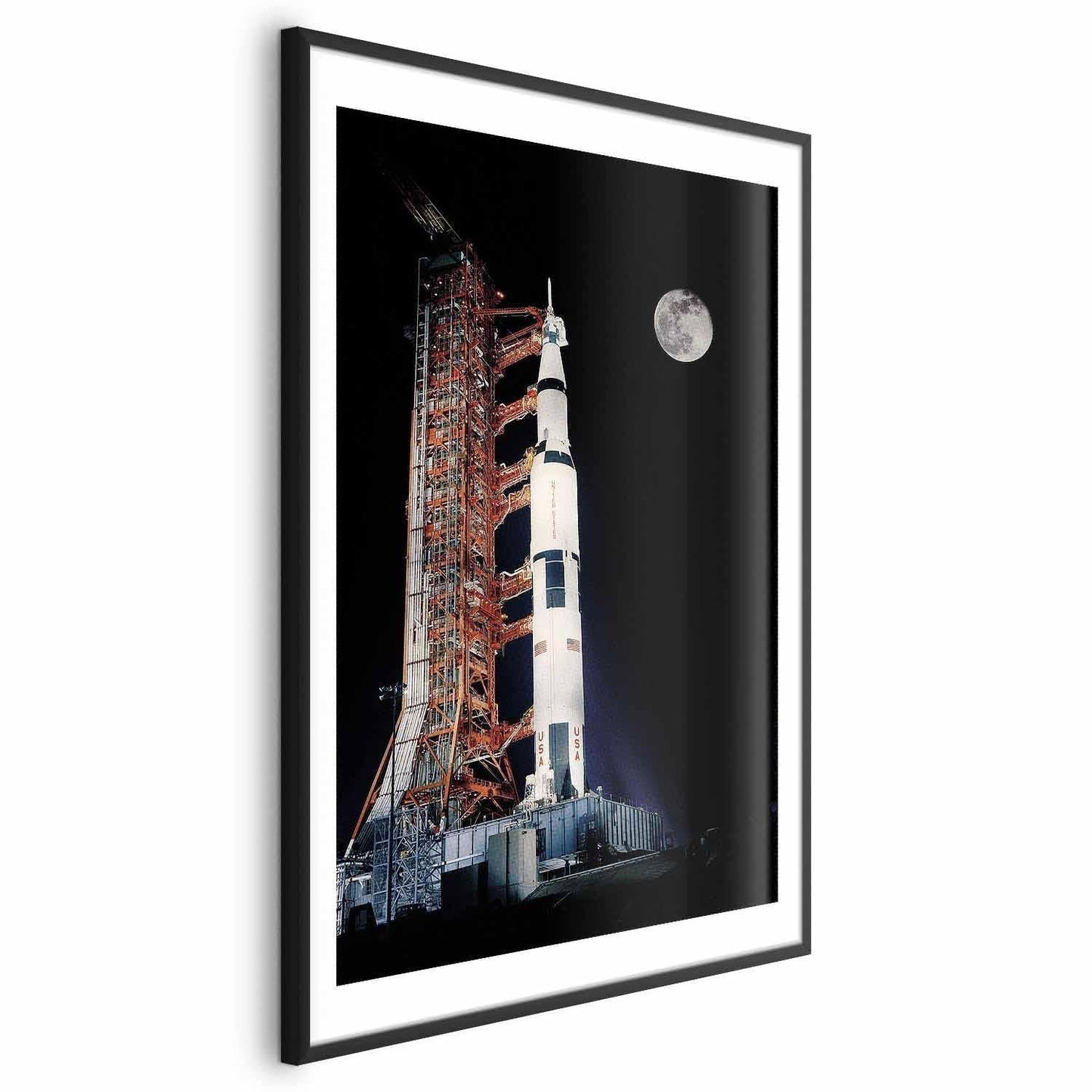 Raketenstart auf dunklem Hintergrund