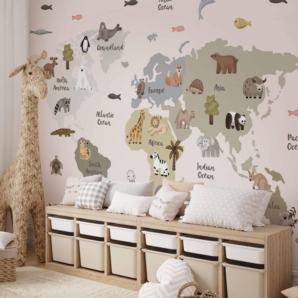 Fototapete Pastellkarte Tiere & Kontinente – Lehrreiche Weltkarte für Kinderzimmer