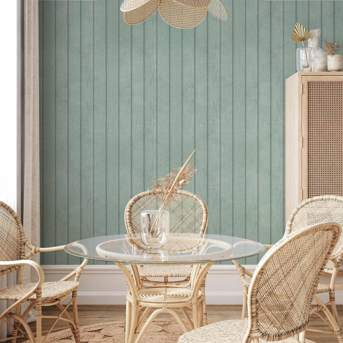 Tapete - Delicate Wood - Vertical stripes in a pastel green shade