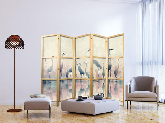 Japanischer Paravent - Birds by the lake – herons painted in watercolours in delicate grey and pink colours