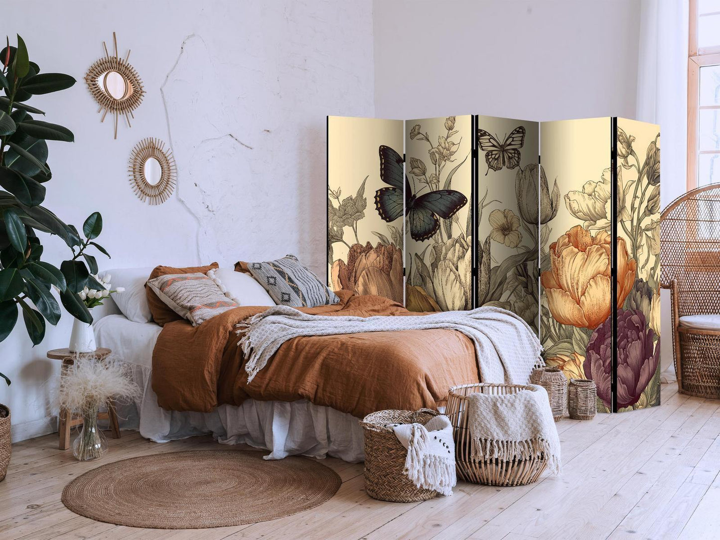 Paravent - Tulips in Cream - Illustration of Flowers and Butterflies on a Light Background Artgeist