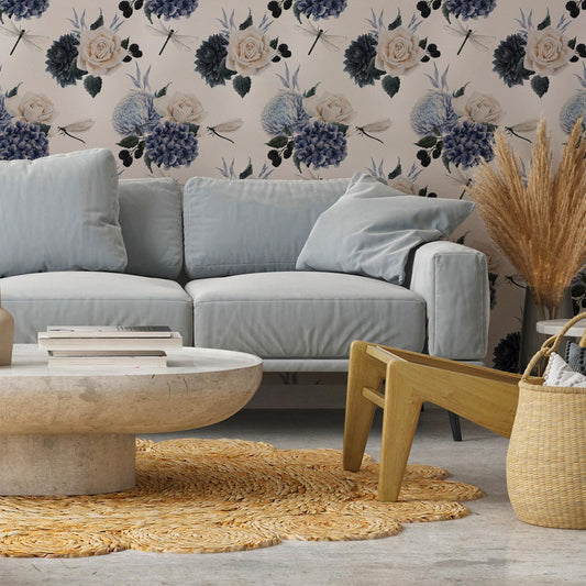 Blumentapete mit Rosen und Hortensien