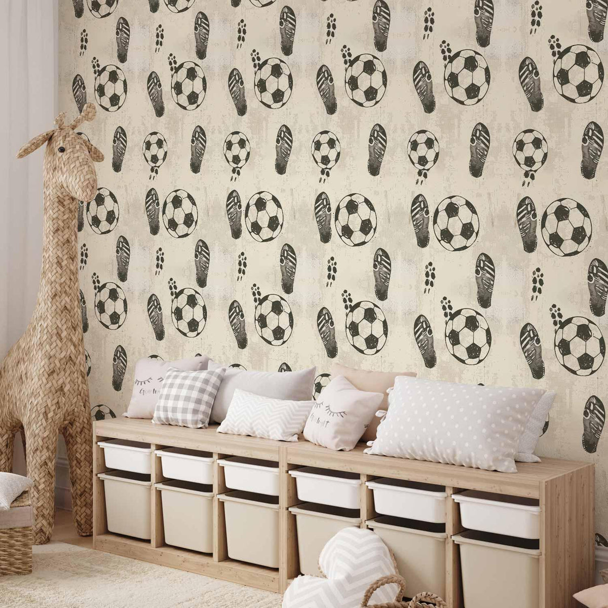 Tapete - Traces and Balls - Black-and-white soccer motifs on a beige background
