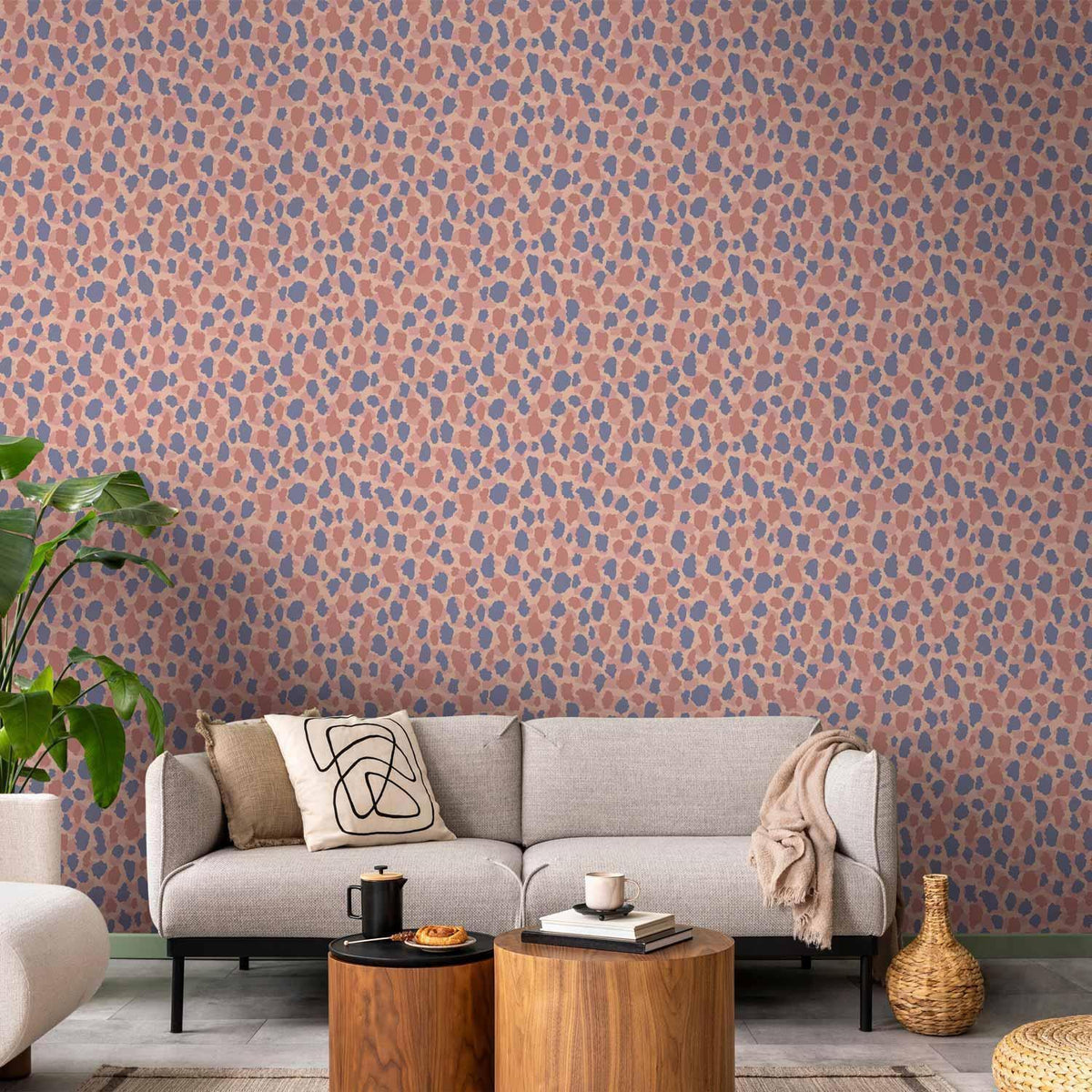 Tapete - Giraffe Pattern - colorful animal pattern in blue-pink spots
