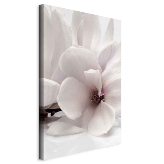 Leinwandbild „Blühendes Licht – Elegante Blumen in zarten Farben“