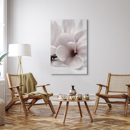 Leinwandbild „Blühendes Licht – Elegante Blumen in zarten Farben“