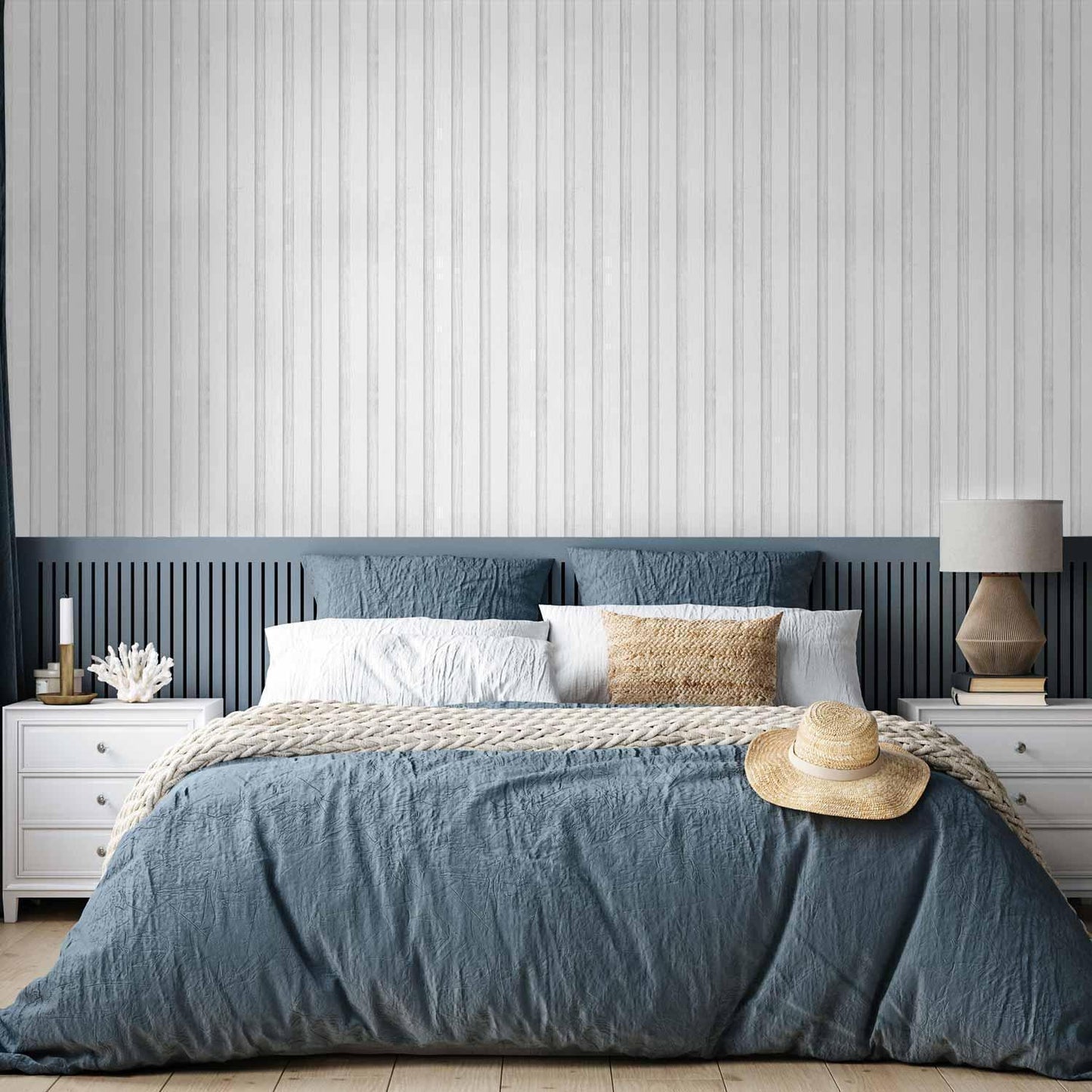 Tapete - Wooden Texture - Symmetrical vertical lines on a white background