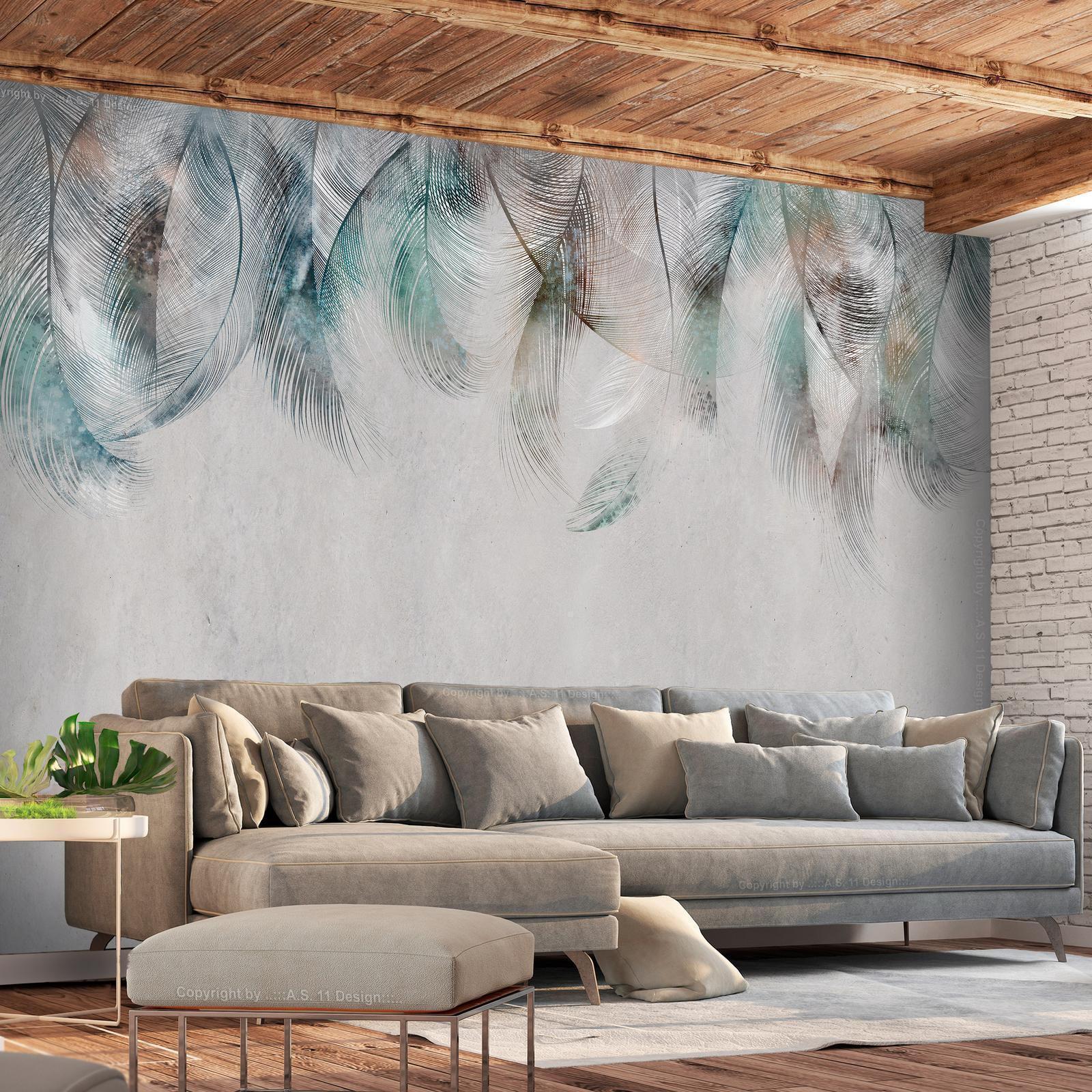 Bunte Federn als leichtes Wandmotiv

