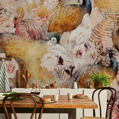 Wohnzimmer mit goldener Akzentwand

