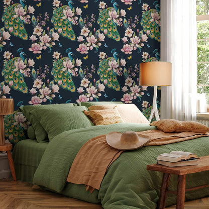 Tapete Magnolien und Pfauen - Elegante Blütenpracht mit exotischen Vögeln