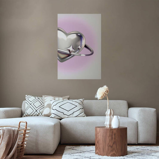 Poster mit silbernem Herz und Ring auf violettem Hintergrund

