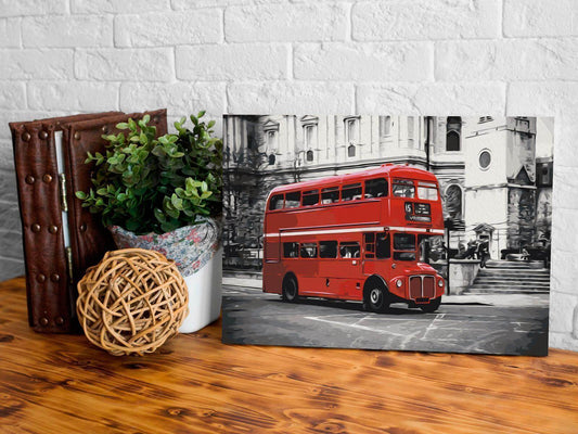 London Bus Wandbild zum Ausmalen - Ikonischer roter Doppeldeckerbus Motiv mit nummerierten Feldern zum kreativen Ausmalen