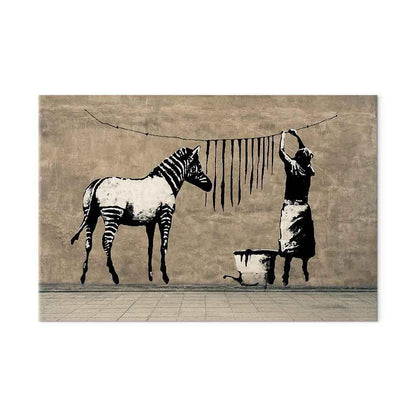 Leinwandbild Banksy Zebra wird gewaschen – Street Art auf Beton