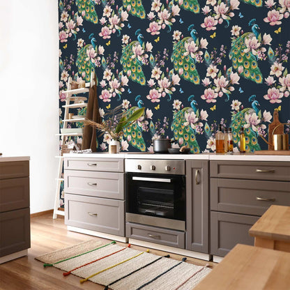 Tapete Magnolien und Pfauen - Elegante Blütenpracht mit exotischen Vögeln