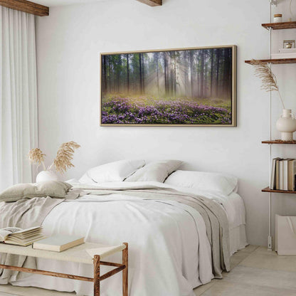 Wandbild Lila Blumenwiese – Stimmungsvolle Wanddeko mit Blumenmotiv