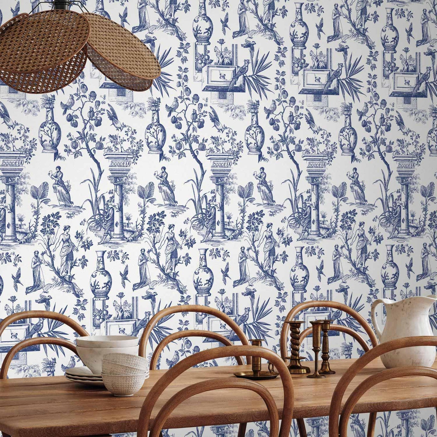 Tapete - Blue antique – a delicate pattern with Greek and botanical motifs
