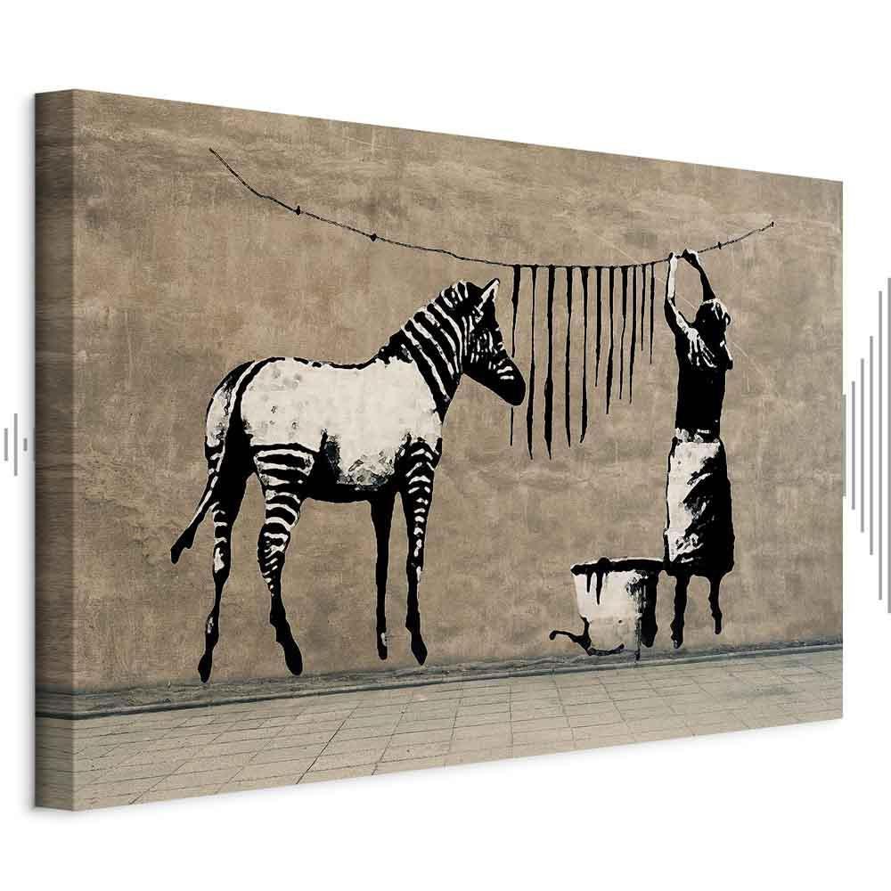 Leinwandbild Banksy Zebra wird gewaschen – Street Art auf Beton