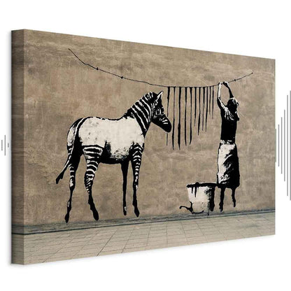 Leinwandbild Banksy Zebra wird gewaschen – Street Art auf Beton