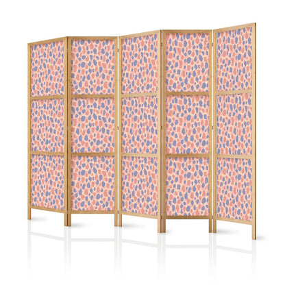 Japanischer Paravent - Giraffe Pattern - Colorful Animal Pattern in Blue-Pink Spots Artgeist