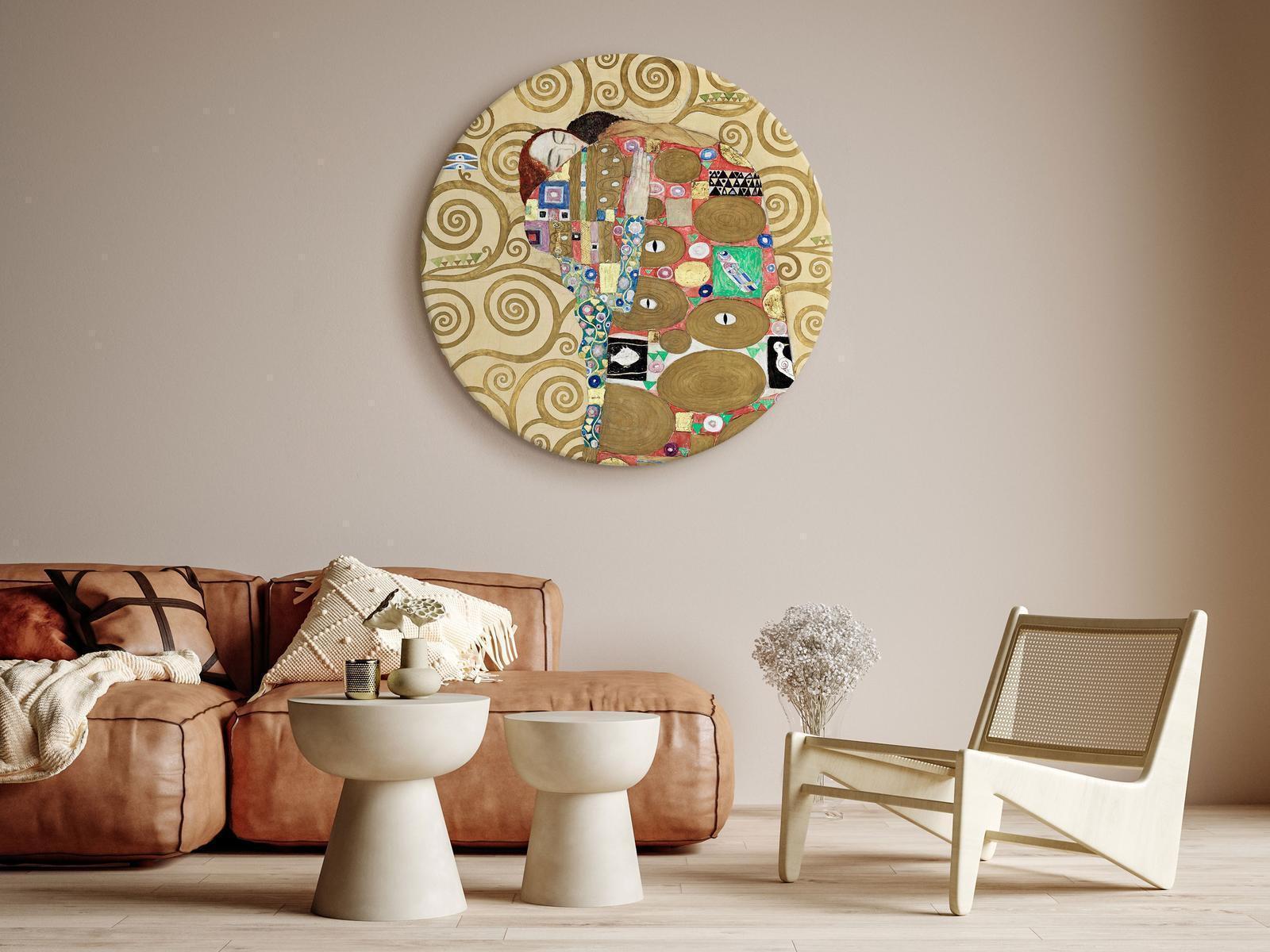 Rundes Bild - The Fulfillment of Gustav Klimt - An Abstract Portrait of a Couple in an Embrace Artgeist