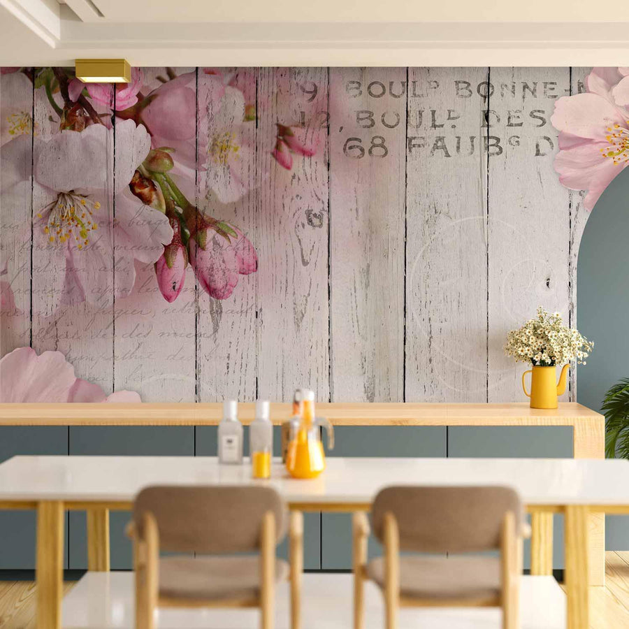 Wandgestaltung mit Apfelblüten

