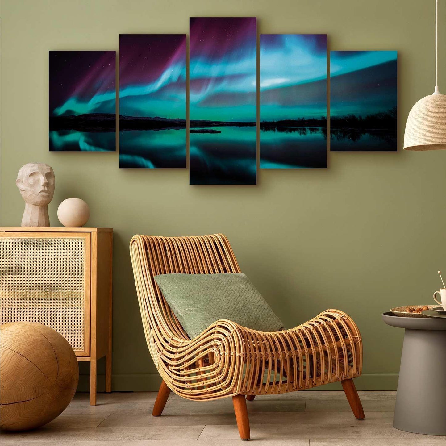 Leinwandbild „Nordlicht über dunkler Landschaft“ – 5-teiliges Set