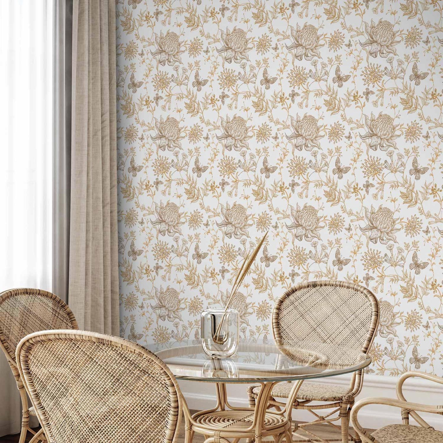 Tapete - Beige flowers and butterflies on white background