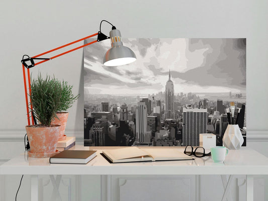 Graues New York Wandbild zum Ausmalen - Stilvolle Skyline-Kunst mit nummerierten Feldern für entspannende Malstunden - Sawelt