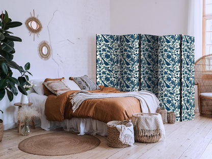 Paravent - Rose Vines - Monochromatic Blue Birds Resting Among Roses Artgeist