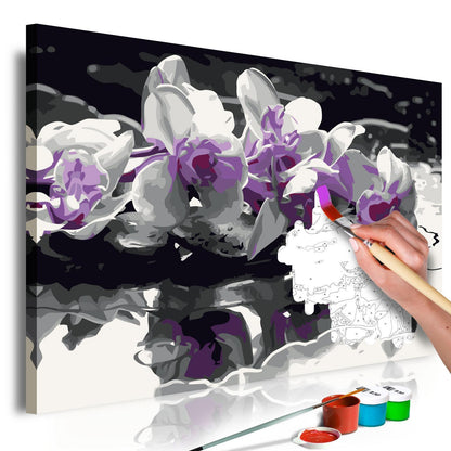 Wandbild zum Ausmalen Purple Orchid Dekoration - elegante violette Orchidee mit Wasserspiegelung