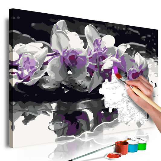 Wandbild zum Ausmalen Purple Orchid Dekoration - elegante violette Orchidee mit Wasserspiegelung
