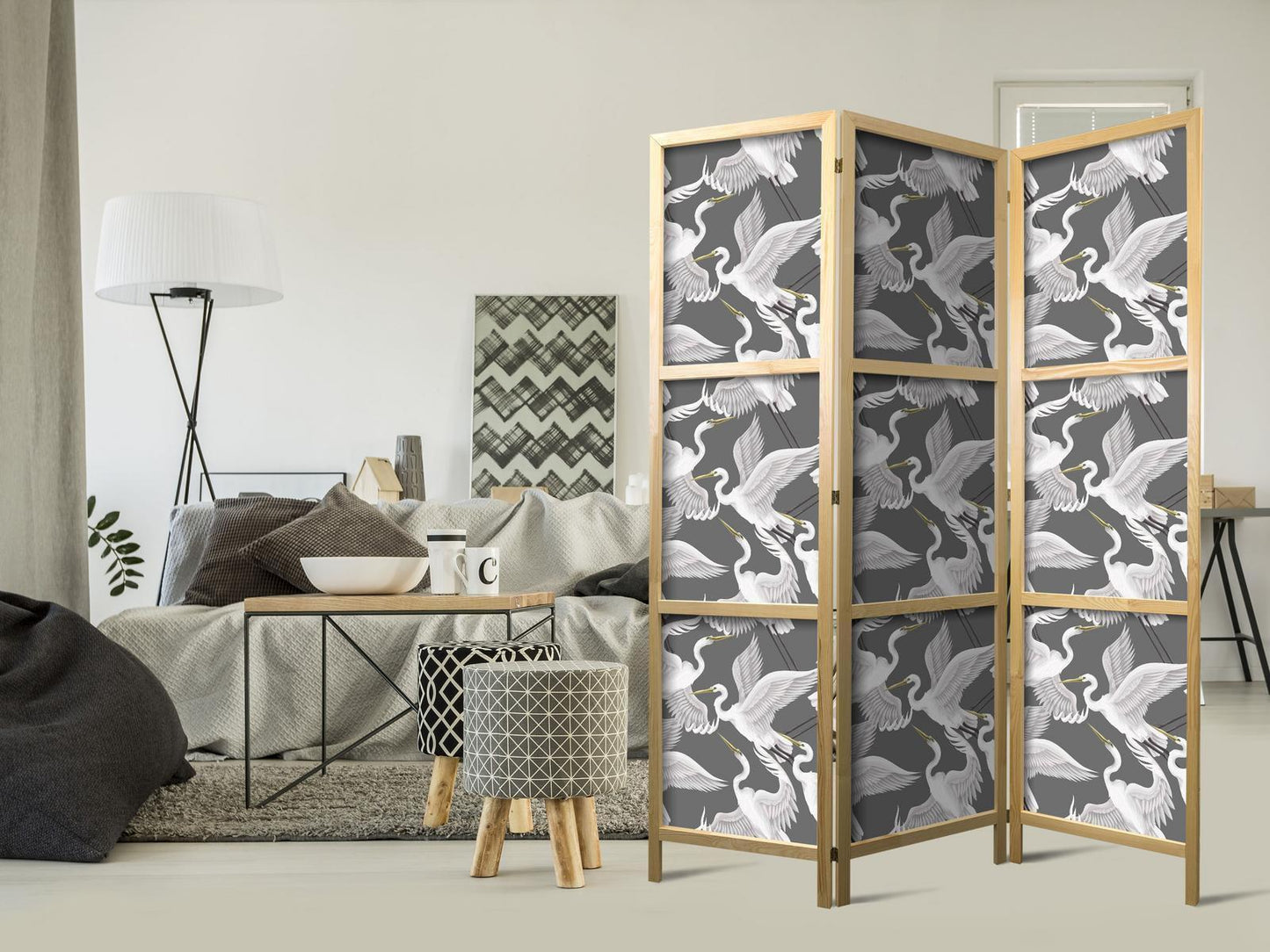 Japanischer Paravent - Pastel birds - a delicate pattern of white and grey herons on a light pink background