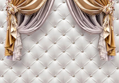 Fototapete „Vorhang des Luxus“ – Elegante Wandgestaltung in Goldoptik sawelt.eu