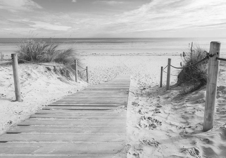 Fototapete - On the beach - black and white Artgeist
