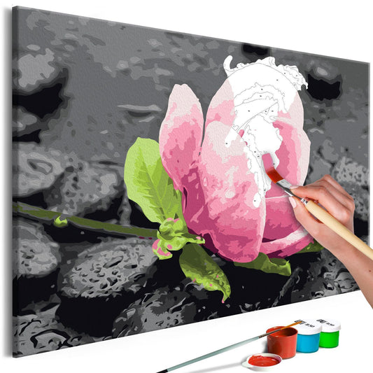 Wandbild zum Ausmalen Pink Flower and Stones Dekoration - harmonische pinke Blume mit Steinen als Wandschmuck