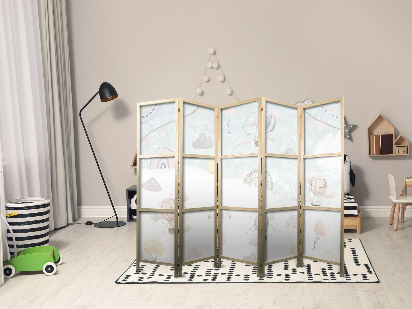 Japanischer Paravent - Balloons in the Sky - Balloons in pastel colors flying through a cloudy sky - among rainbows and stars