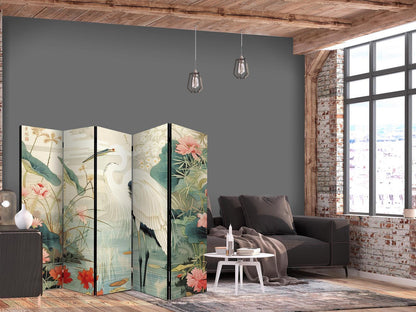 Paravent - By an Asian pond - an illustration in the style of a Japanese engraving, depicting a heron