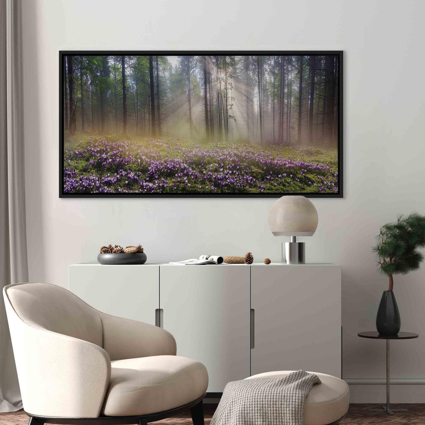 Wandbild Lila Blumenwiese – Stimmungsvolle Wanddeko mit Blumenmotiv