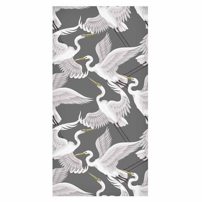 Tapete - Flying birds – a delicate pattern of white and grey herons on a grey background