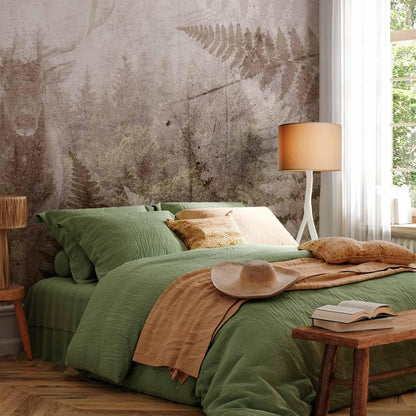 Fototapete - Forest motif - deer with antlers among fern leaves on concrete pattern