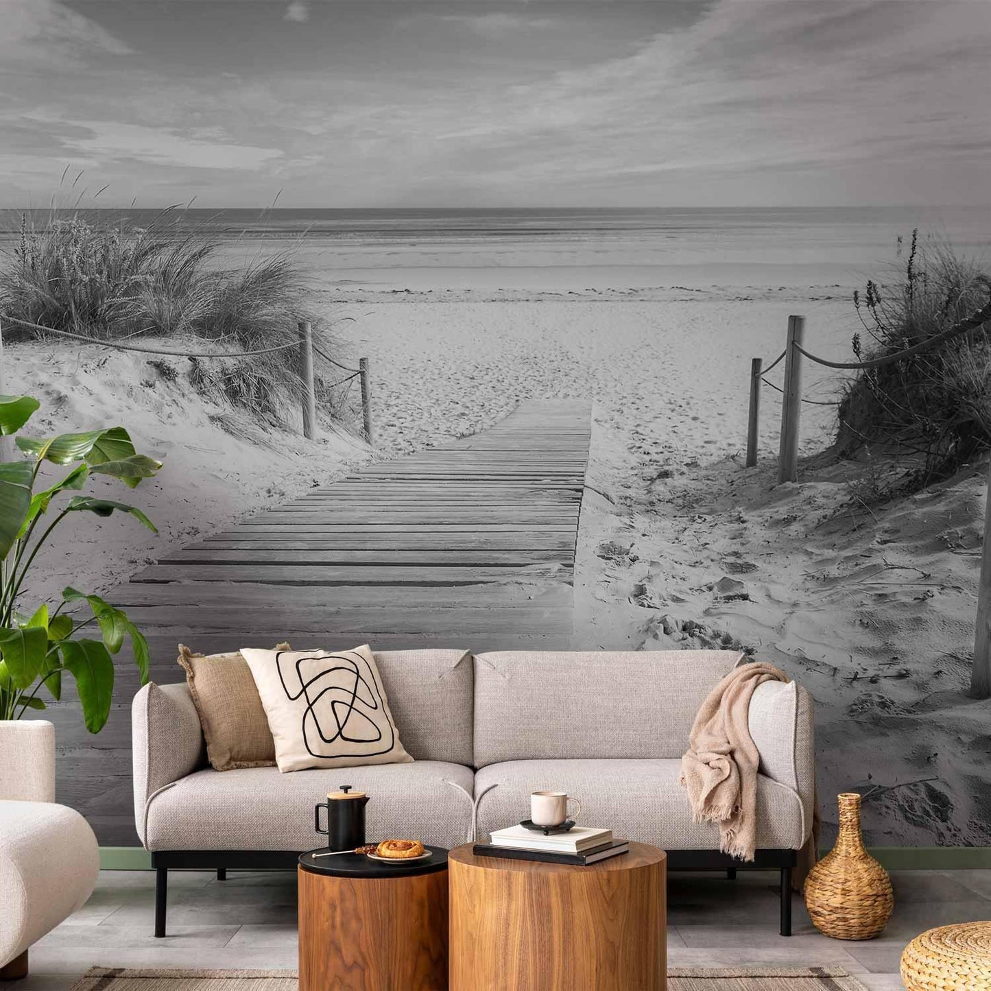 Fototapete - On the beach - black and white Artgeist