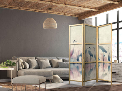 Japanischer Paravent - Birds by the lake – herons painted in watercolours in delicate grey and pink colours