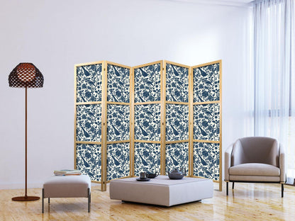 Japanischer Paravent - Rose Vines - Monochromatic Blue Birds Resting Among Roses