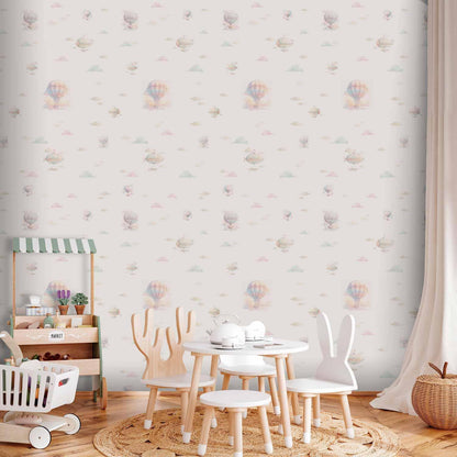 Tapete - Watercolor - Colorful balloons and airships against a backdrop of colorful clouds